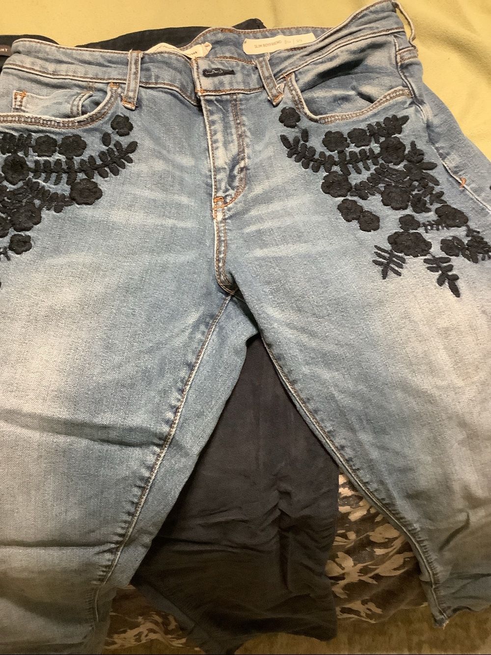 Pilcro Anthropologie Slim Boyfriend Embroidered Jeans Size 29